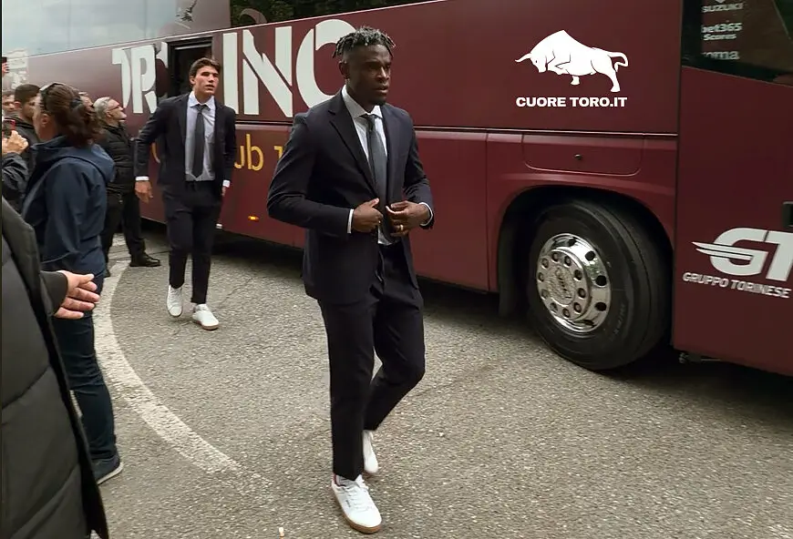 Superga, contestazione al Torino. Il video