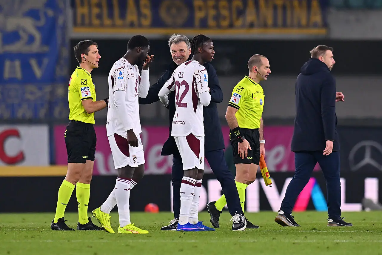 baroni abbraccia njie