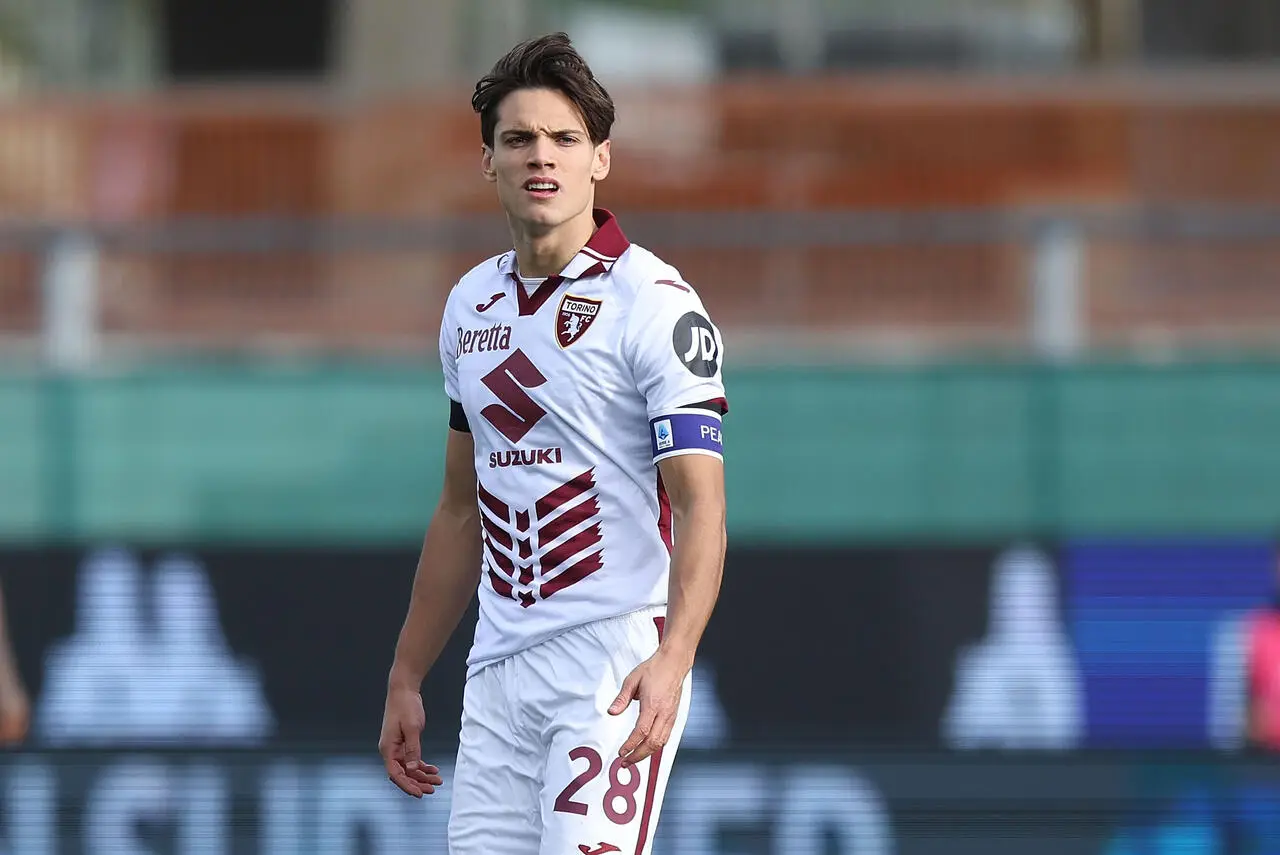 Samuele Ricci of Torino Fc looks on during the Serie A match between Fiorentina and Torino at Stadio Artemio Franchi on January 19, 2025 in Florence, Italy