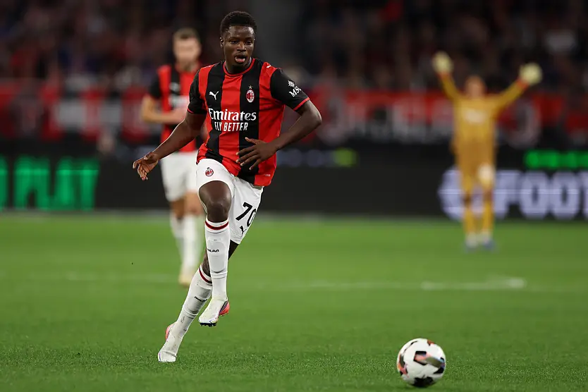 Alphadjo Cisse in azione con la maglia del Milan