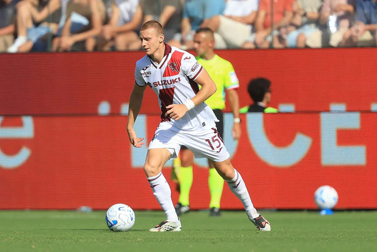 Pietro Comuzzo, in azione con la seconda maglia del Torino FC contro la Fiorentina