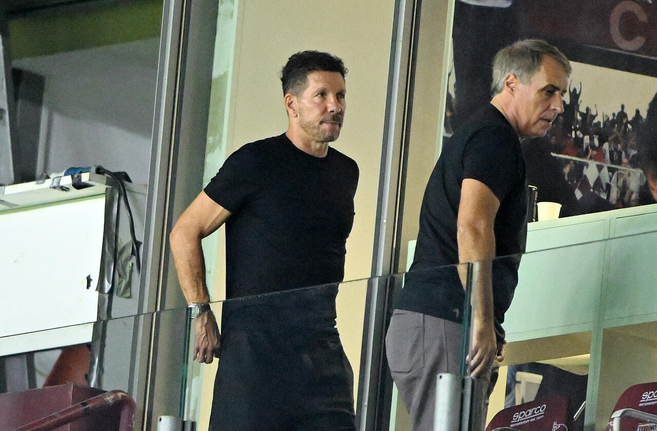 Diego Simeone assiste al debutto di Giovanni Simeone in Torino Modena