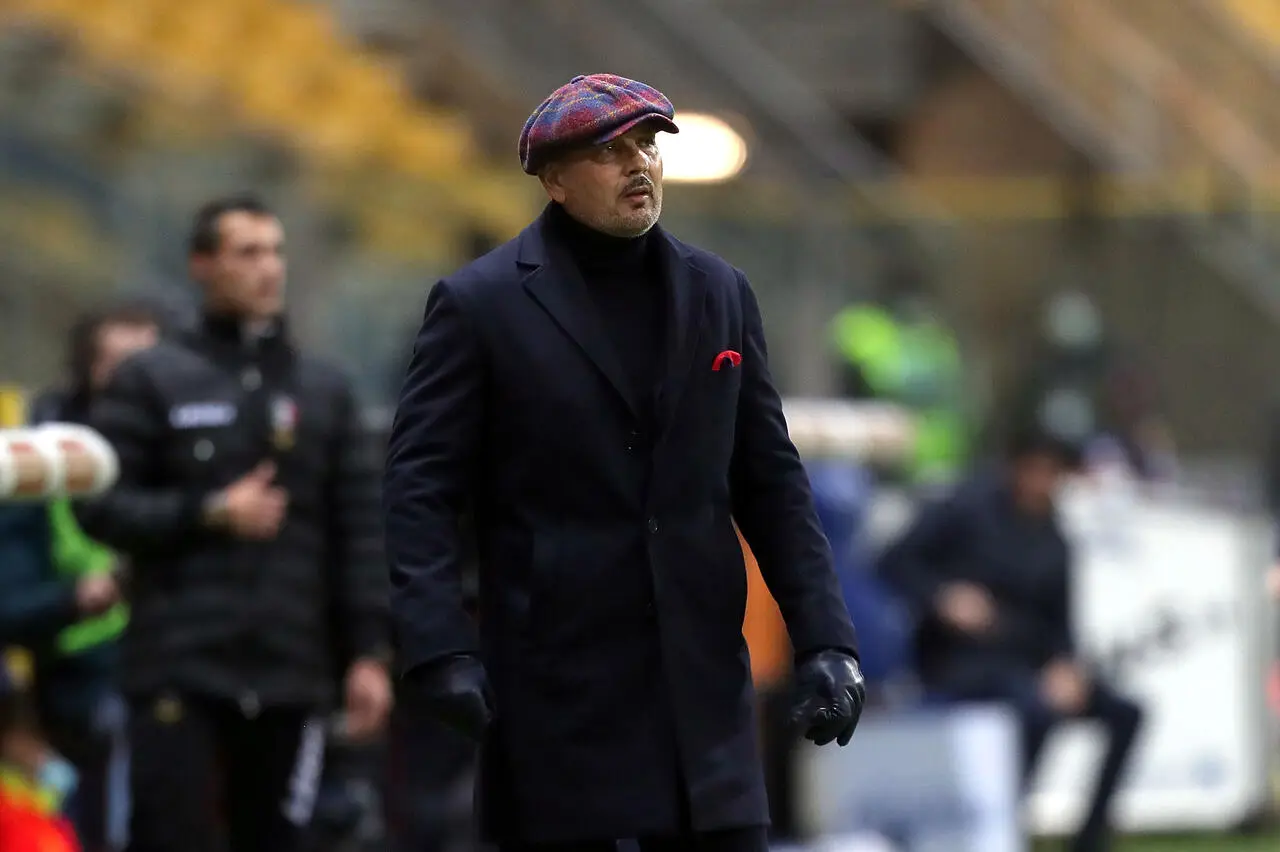 PARMA, ITALY - FEBRUARY 07: Sinisa Mihajlovic manager of Bologna FC looks on during the Serie A match between Parma Calcio and Bologna FC at Stadio Ennio Tardini on February 7, 2021 in Parma, Italy.