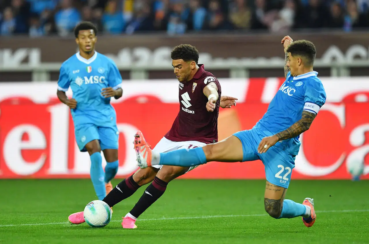Torino Napoli, Chè Adams contrastato da Di Lorenzo