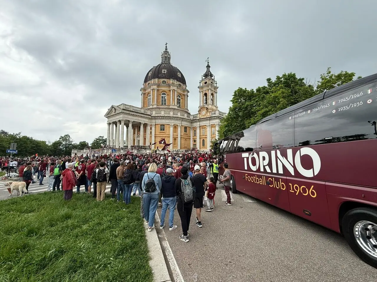 4 maggio: il piazzale della Basilica di Superga