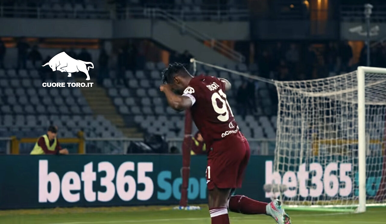 Duvan Zapata, esultanza sotto la Curva Maratona