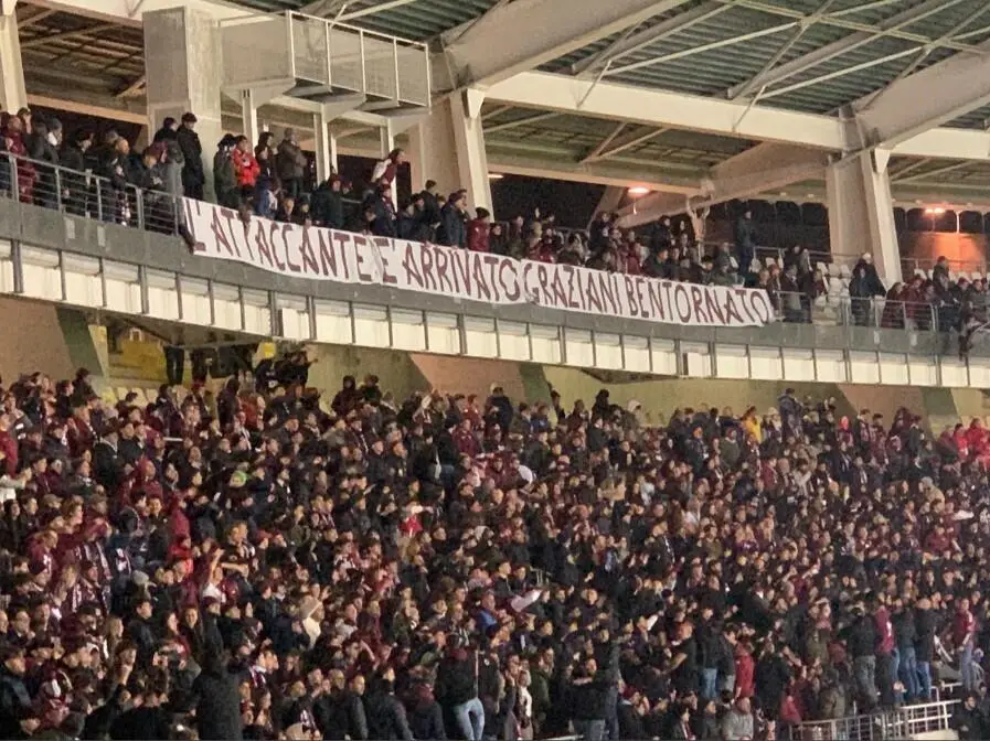 Striscione Torino contestazione