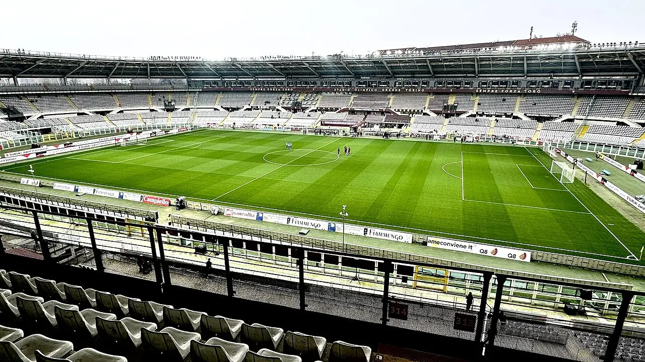 Torino Lazio in uno Stadio Grande Torino deserto