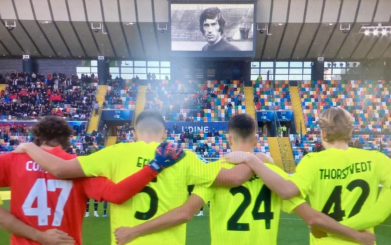 La foto di Pulici proiettata ad Udine