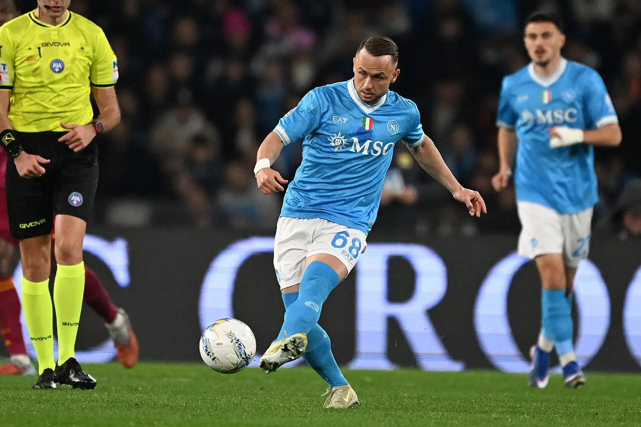 Stanislav Lobotka non ci sarà in Napoli Torino per infortunio muscolare
