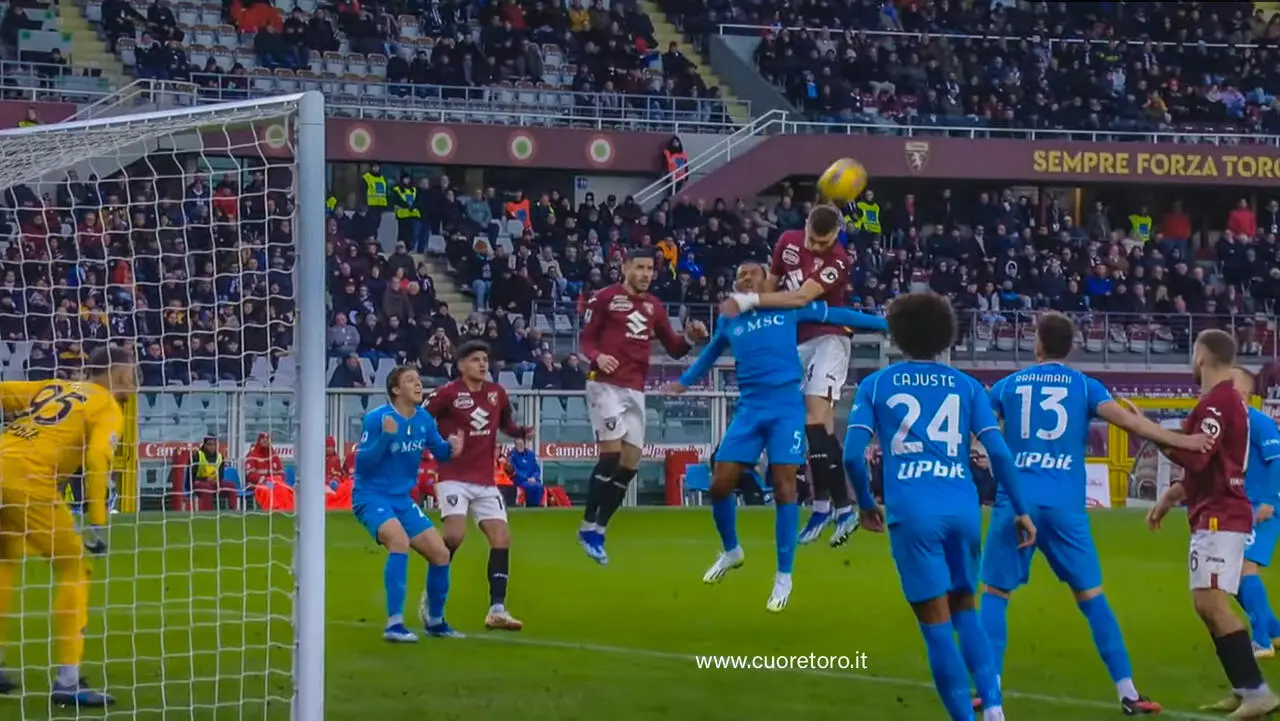 Il gol del 3-0 di Alessandro Buongiorno in Torino-Napoli