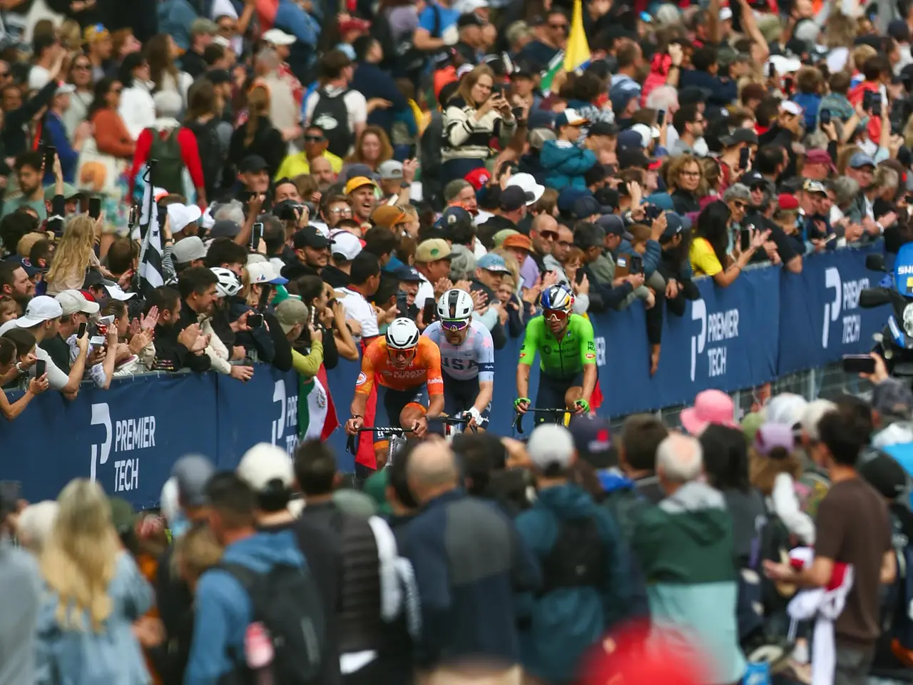 Van der Poel, Simmons e Roglic in azione; il tentativo che non avremmo dovuto perdere @Montreal 2026
