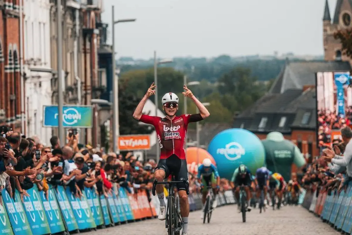 Berckmoes vince la tappa regina del Renewi Tour 2026 ©Renewi Tour via Fb