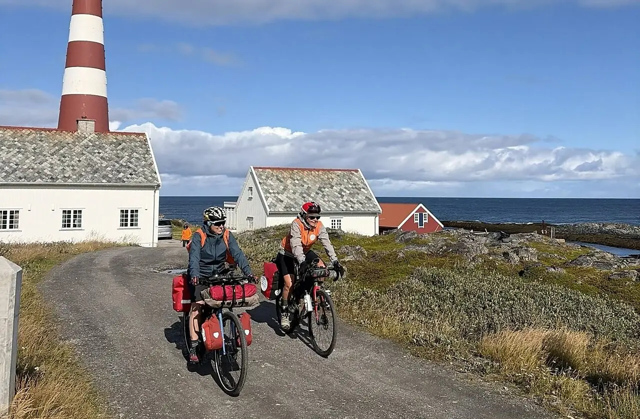 Simona Pergola e Simona Ridolfi tra i Fiordi della Norvegia © South Italy Greenways via Facebook
