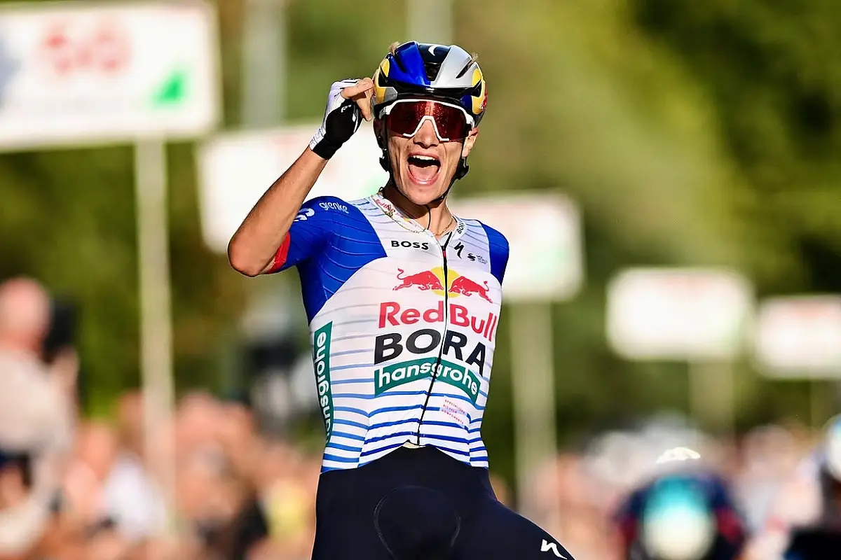Giulio Pellizzari vince il Giro di Toscana 2026 ©gettysport