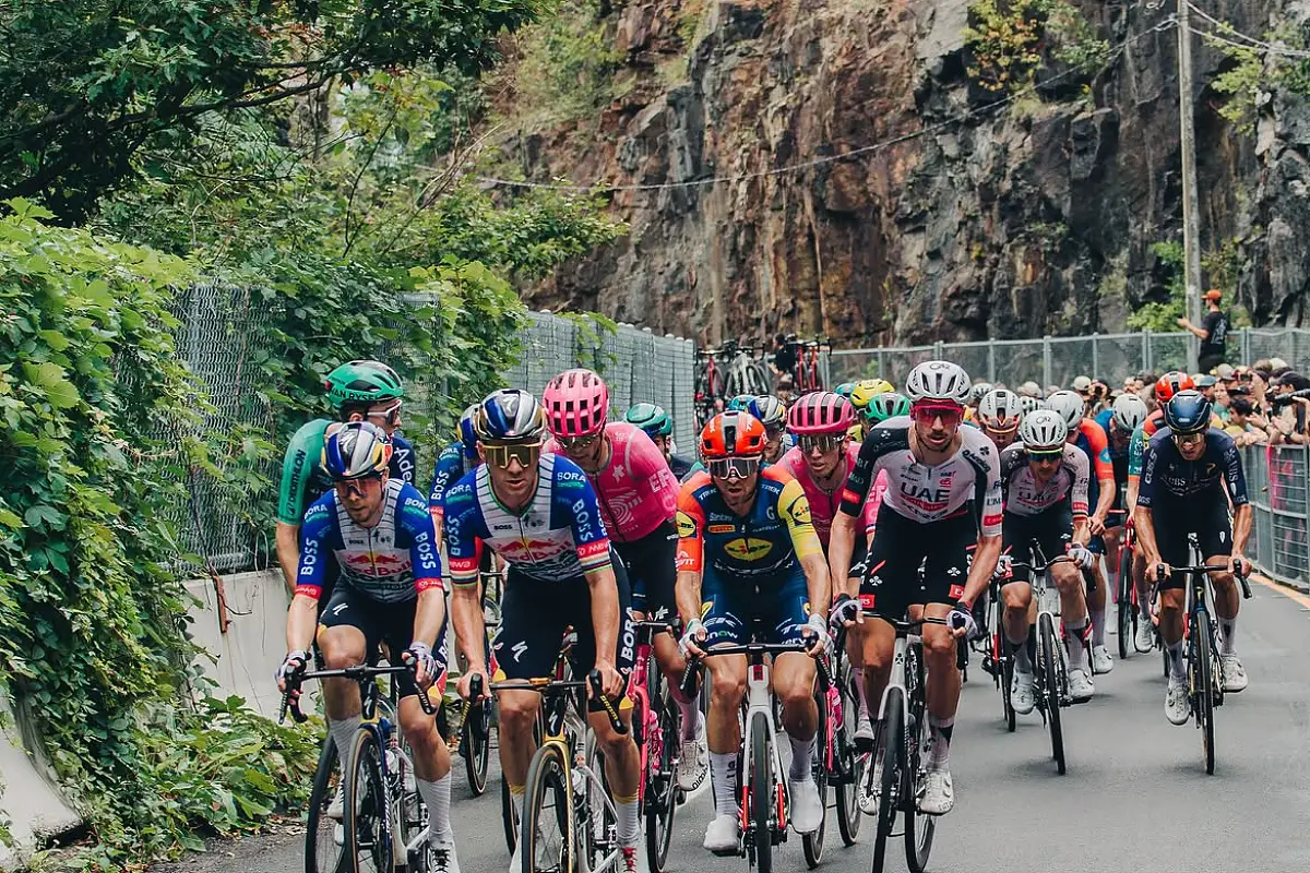 Evenepoel guida il gruppo al GP de Montréal ©Benjamin MV via IG