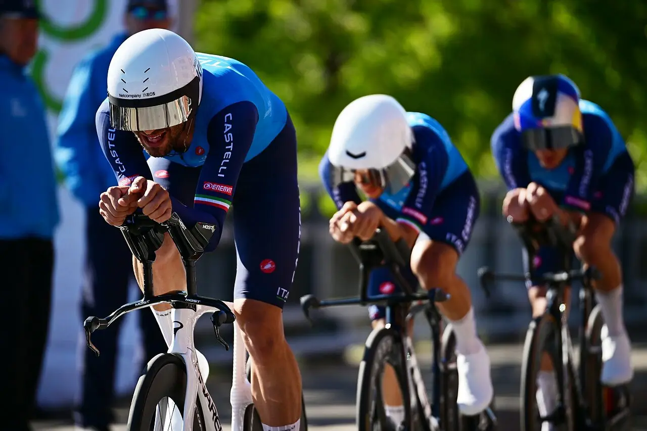 Filippo Ganna, Matteo Sobrero e Mattia Cattaneo durante la Mixed Relay dei mondiali di Montréal 2026©NetcompanyINEOS