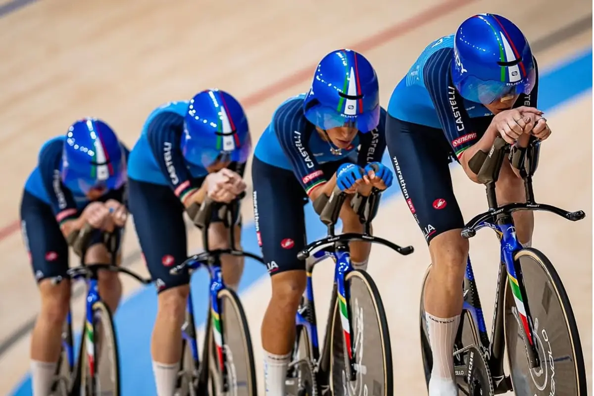 Il quartetto femminile con Martina Alzini, Martina Fidanza, Elisa Balsamo e Vittoria Guazzini ai mondiali di Shanghai 2026 ©swpix_cycling