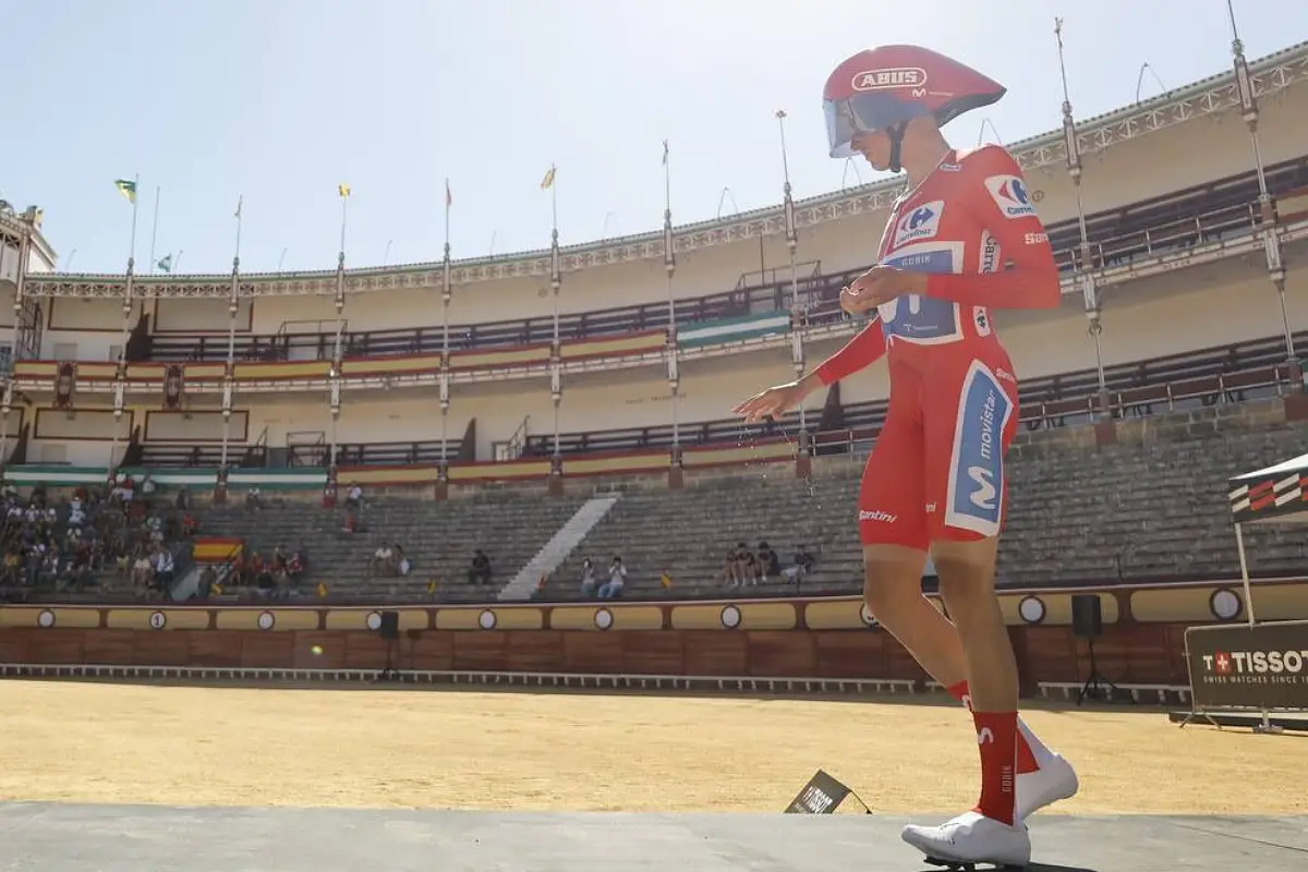 Enric Mas prima della partenza della cronometro ©Movistar Team