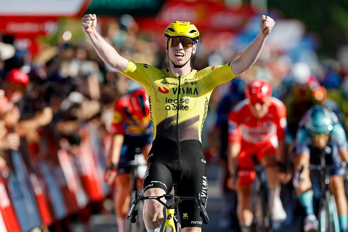 Matthew Brennan vince la seconda tappa della Vuelta Ciclista a España 2026 ©Visma | Lease a Bike