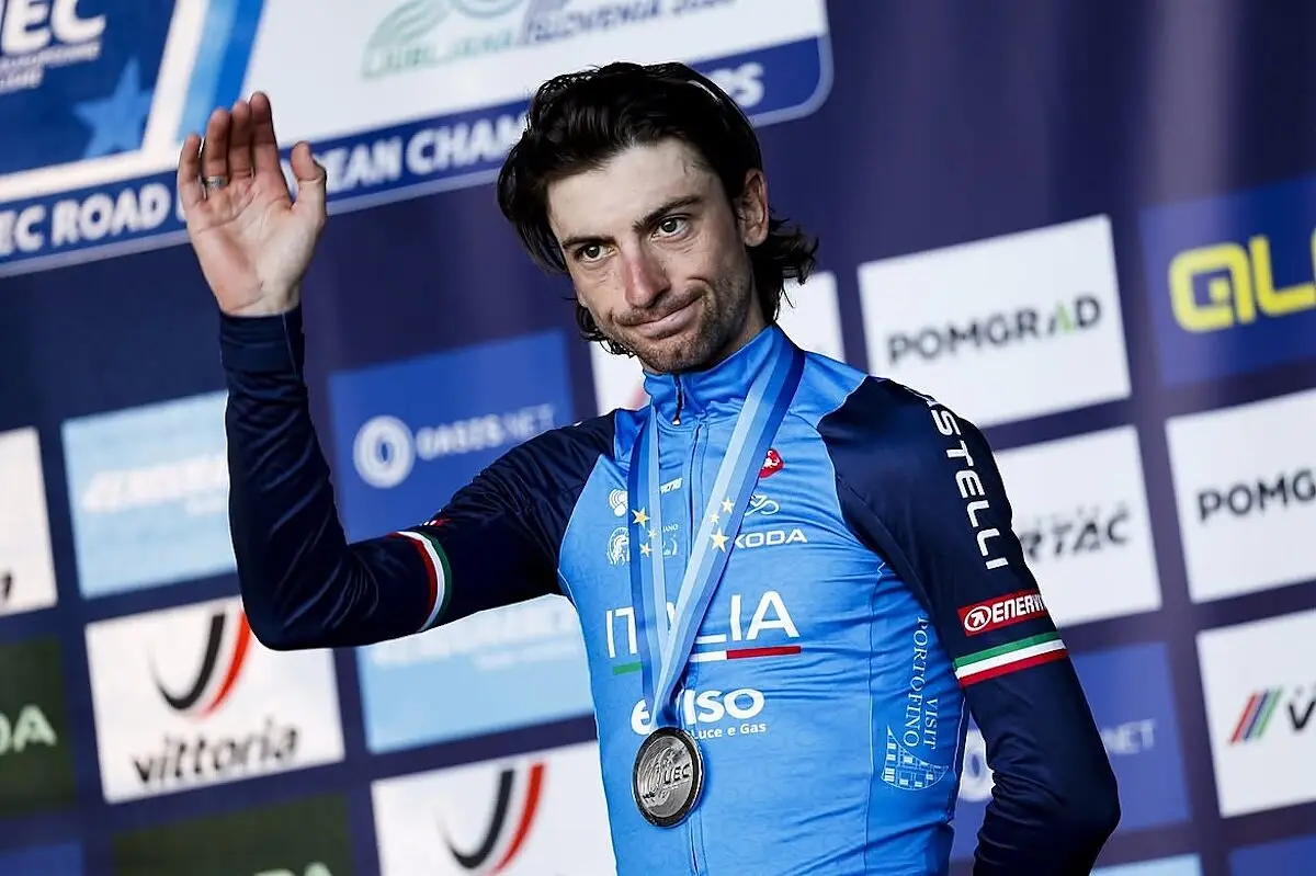Giulio Ciccone sul podio degli Europei su strada 2026 ©FCI