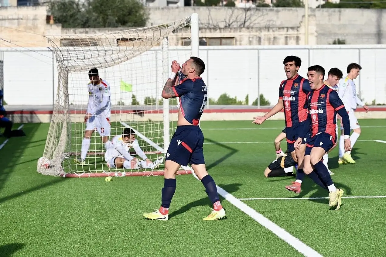 L’esultanza di Zampa dopo il gol che ha sbloccato il match (foto Franco Capriglione)