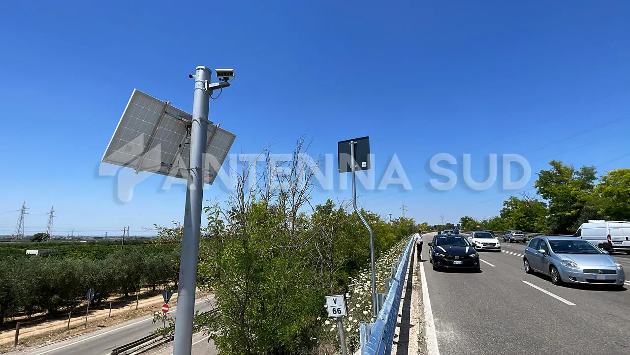 Autovelox Massafra-Mottola (foto Massimo Todaro/AntennaSud)