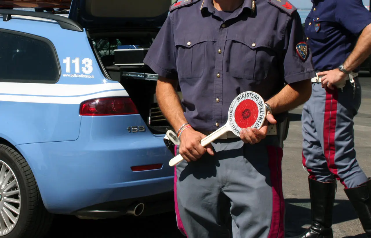 Polizia (foto Massimo Todaro)