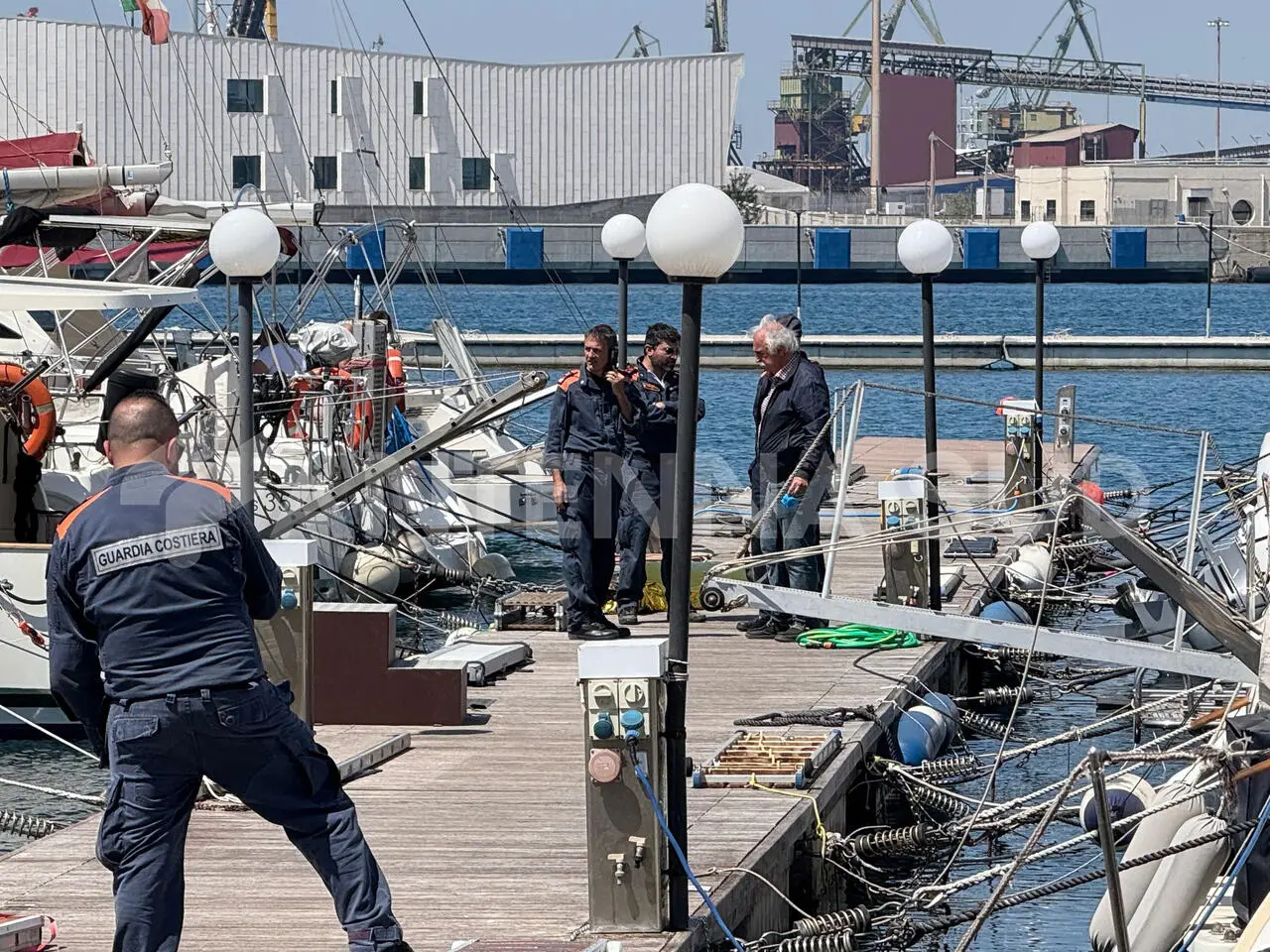 Taranto, corpo senza vita ritrovato in mare vicino al Molo Sant’Eligio