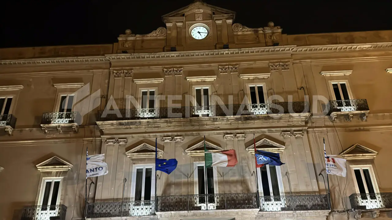 Palazzo di Città - Municipio Taranto (foto Massimo Todaro/AntennaSud)