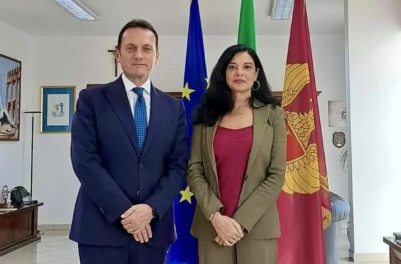 Maria Antonietta Curtolillo con il questore Michele Davide Sinigaglia