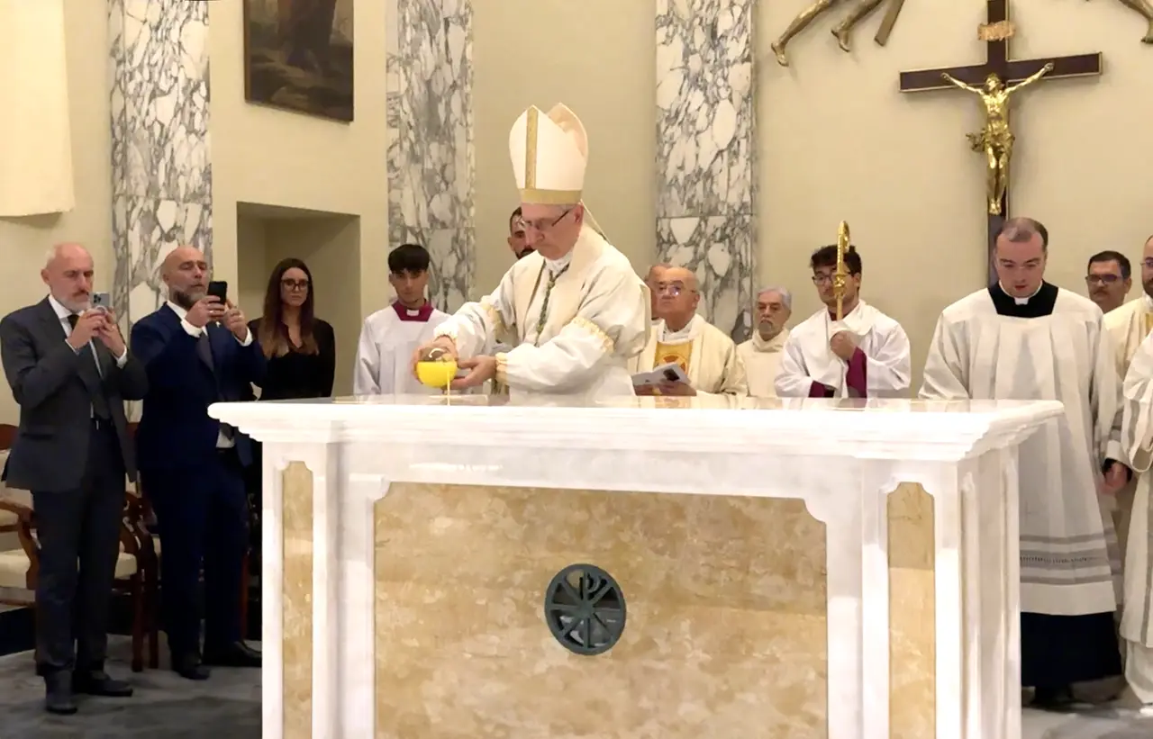 Benedetto il nuovo Altare della chiesa del Carmine di Taranto