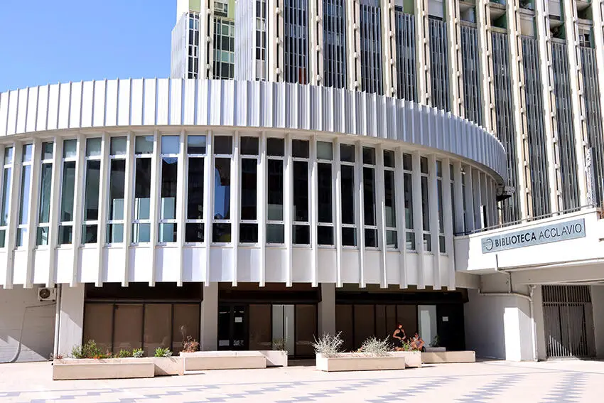 Biblioteca comunale Acclavio (foto Massimo Todaro)