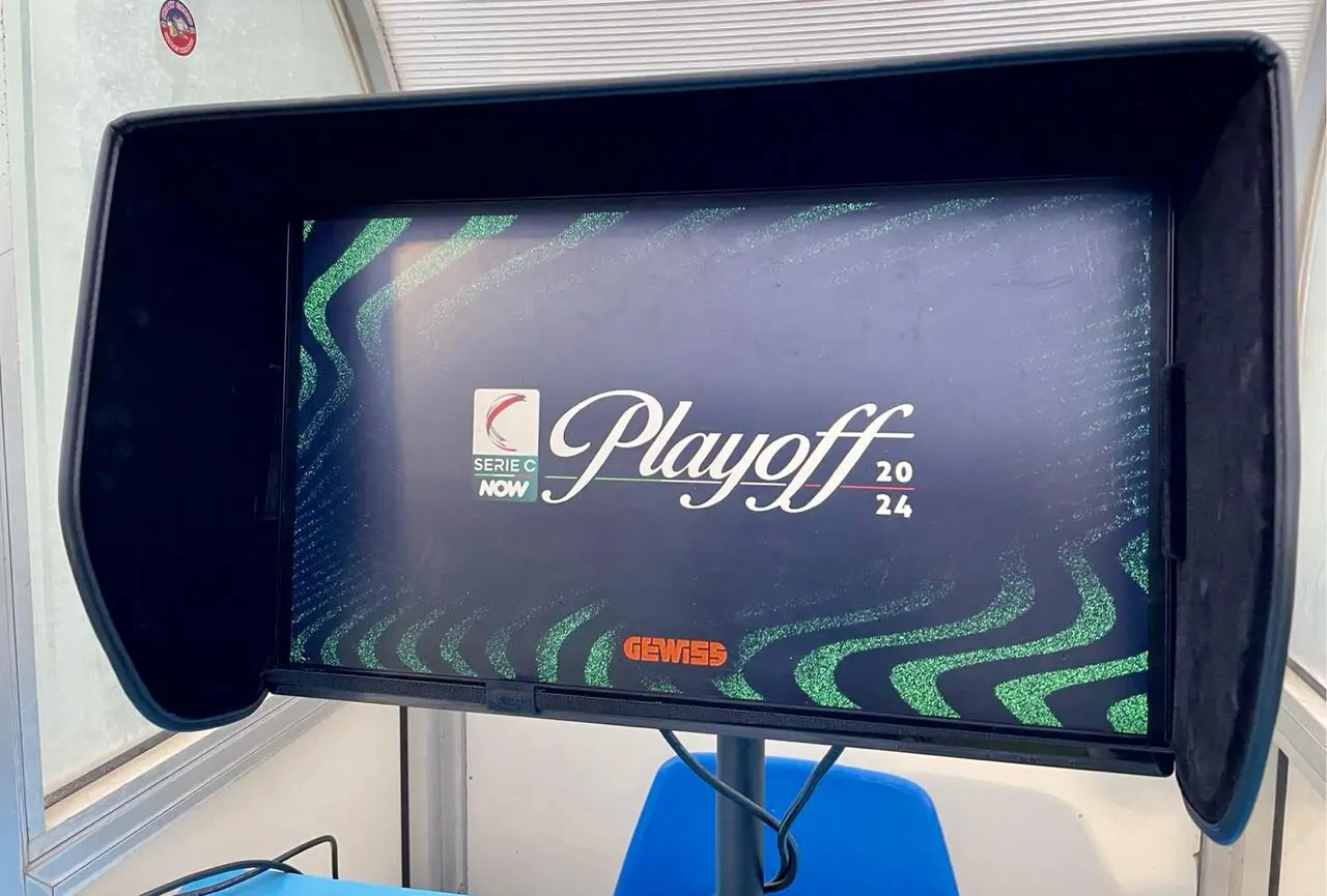 Il Var allo Iacovone (foto Massimo Todaro)