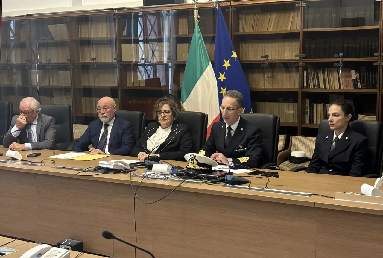 Taranto, sicurezza portuale: dismesse due gru giudicate pericolose