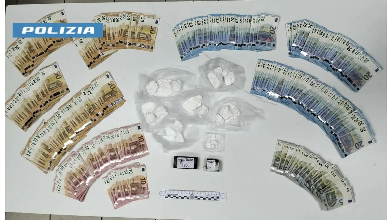 Taranto, spaccio droga in Città Vecchia e Tamburi, un arresto