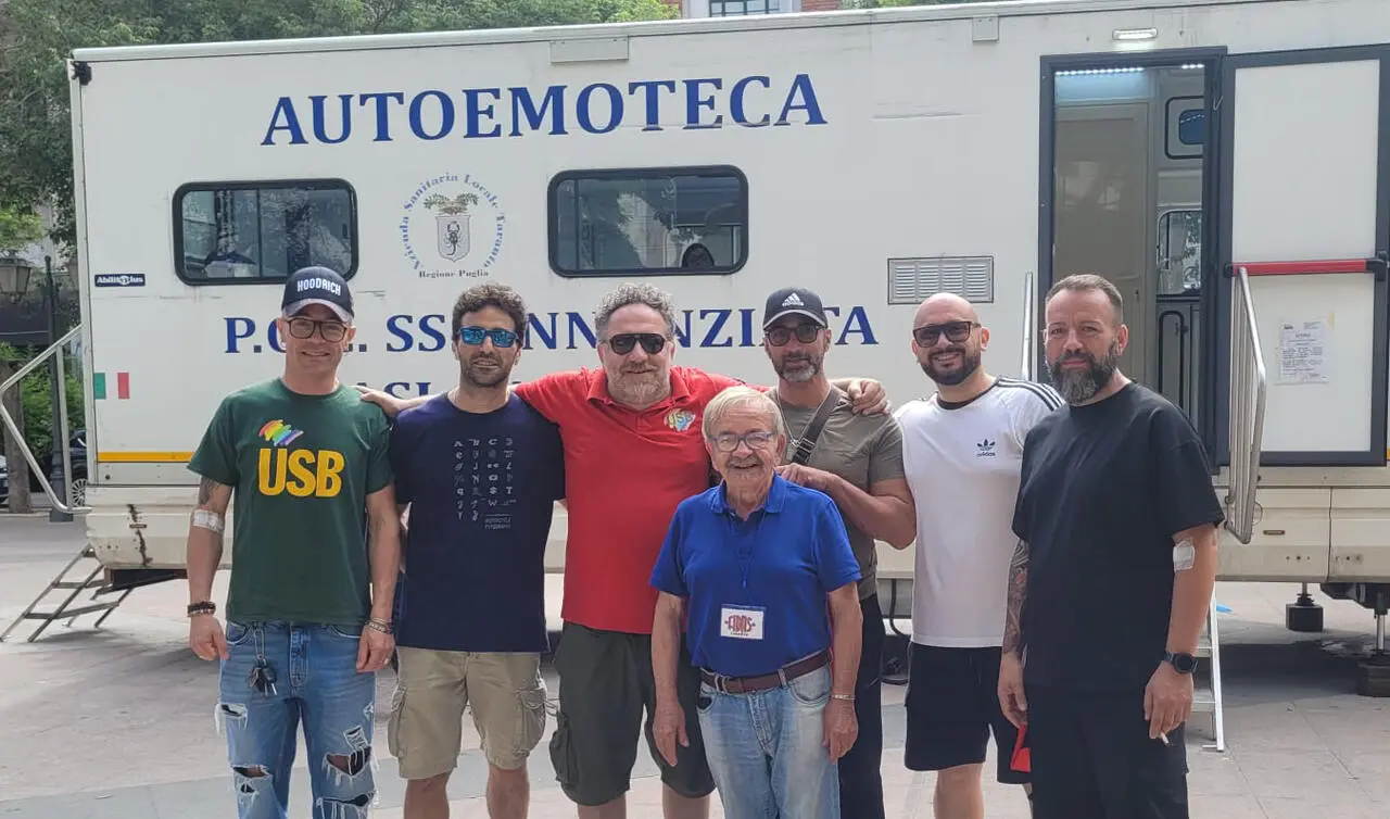 Raccolta sangue in Piazza della Vittoria
