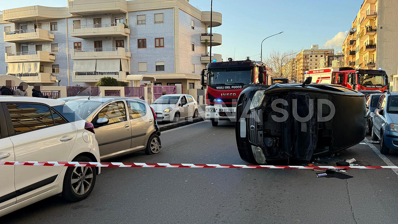 Taranto: incidente in Viale Virgilio (foto Francesco Manfuso)