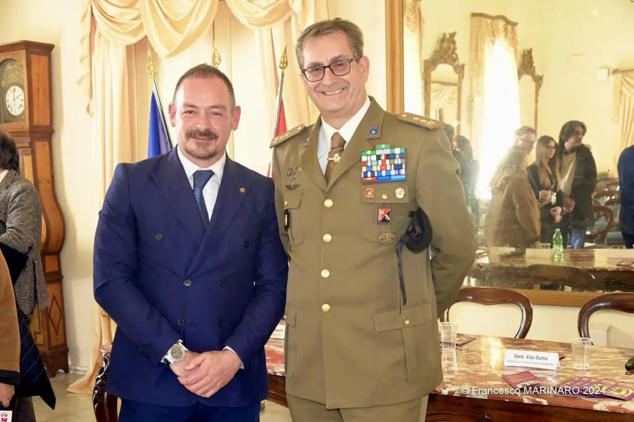 Da sx: Elio Dalto e il colonnello Mauro Lastella