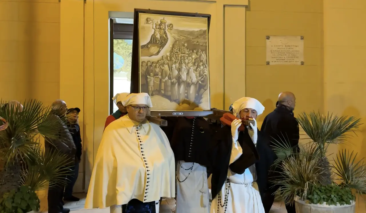Processione icona ‘Maria, Madre della Speranza e delle confraternite’