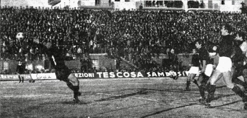 Taranto-Trapani 1-0 del 5 dicembre1965, ultima partita della storia giocata al vecchio stadio Mazzola