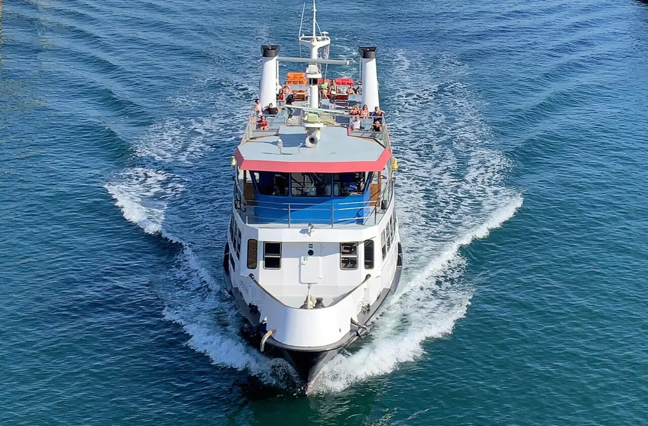 Riprendono i collegamenti per l'Isola di San Pietro