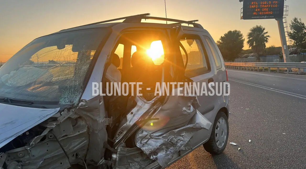 Incidente stradale sulla statale 100 (foto Francesco Manfuso)