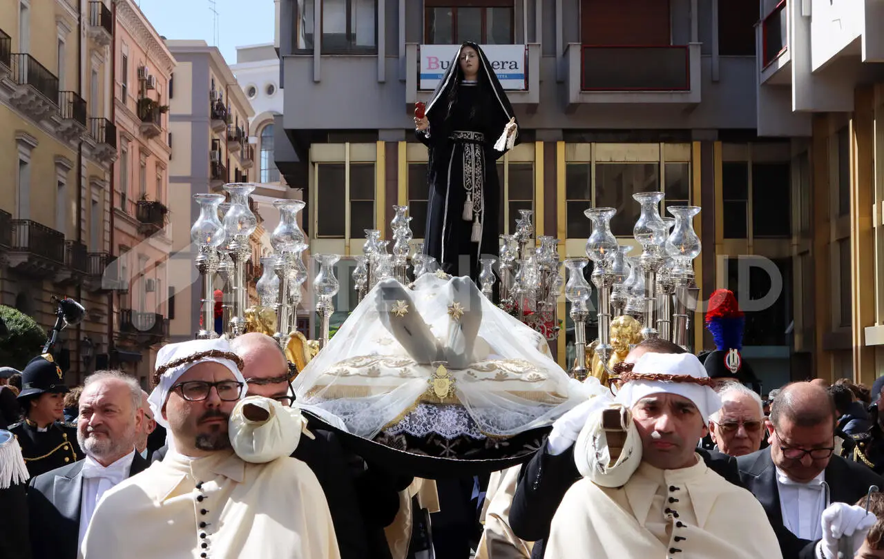 Taranto: Processione dei Misteri (foto Todaro/AntennaSud)