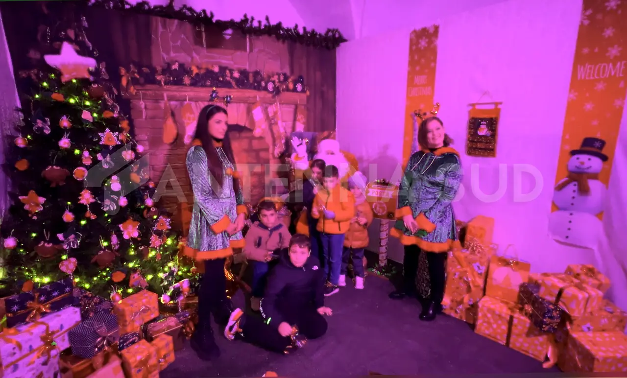 Talsano: la casa di Babbo Natale (foto Massimo Todaro/AntennaSud)
