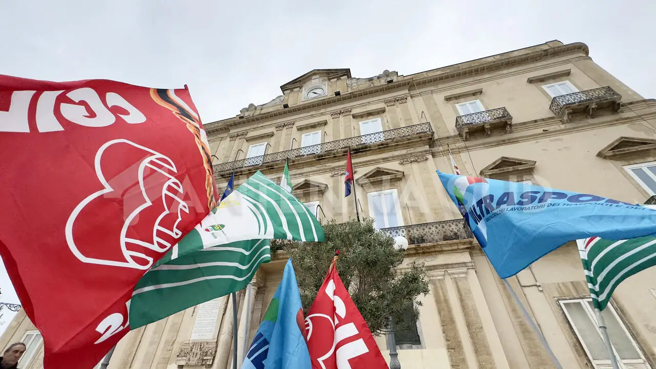 Palazzo di Città - Municipio Taranto (foto Todaro/AntennaSud)