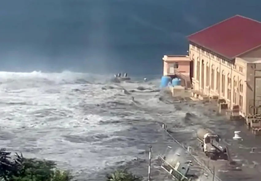 Indicente barca-porta Arsenale