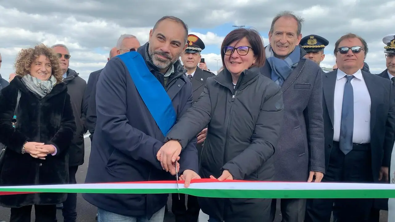 Taranto, inaugurato secondo lotto della Tangenziale Sud