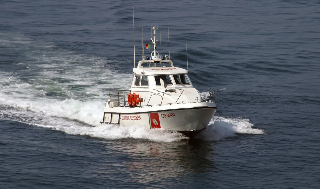 Guardia Costiera (foto Massimo Todaro)