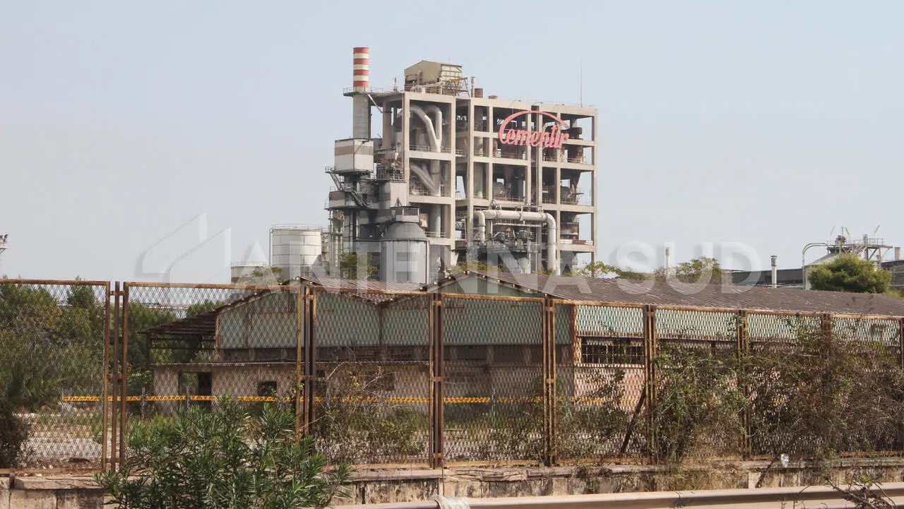 Ex Cementir di Taranto (foto Todaro/AntennaSud)